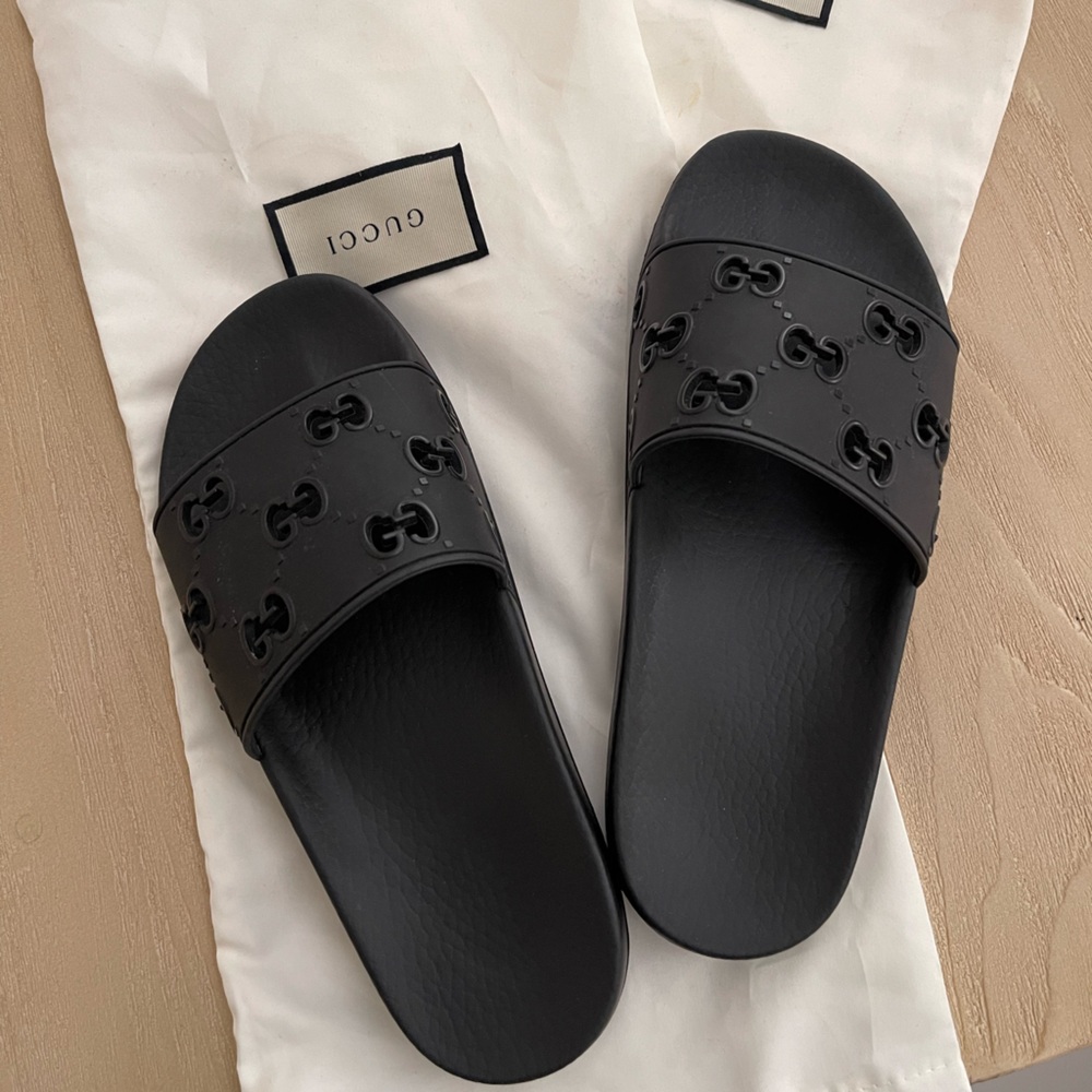 Authentic Black Gucci Womens Rubber GG slides Size 8